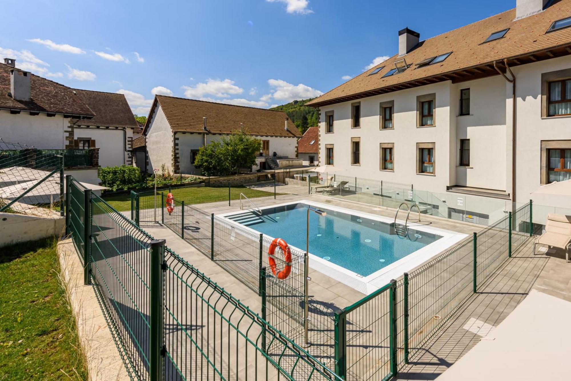 Hotel Silken Puerta De Irati Ochagavía Zewnętrze zdjęcie